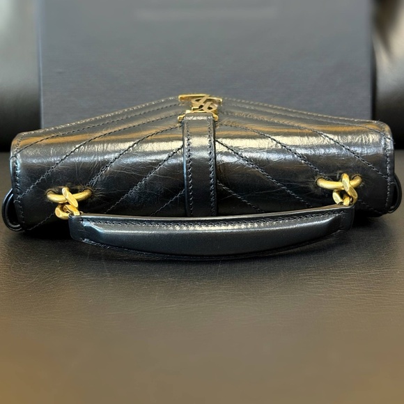 YSL SAINT LAURENT COLLEGE MINI CHAIN BAG IN SHINY CRACKLED LEATHER BLACK - Picture 8 of 16